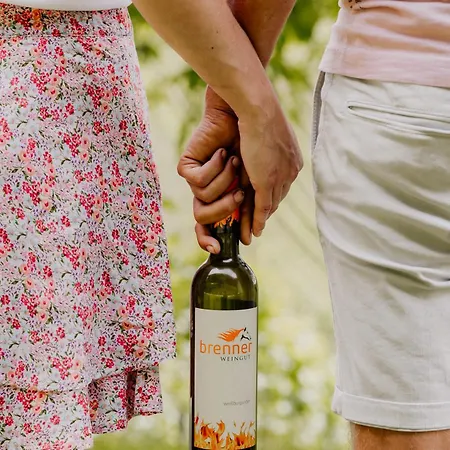 홈스테이 Weingut Brenner Am Rossberg