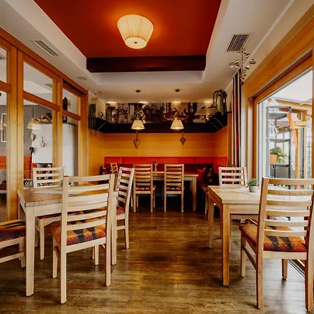 民宿 Weingut Brenner Am Rossberg